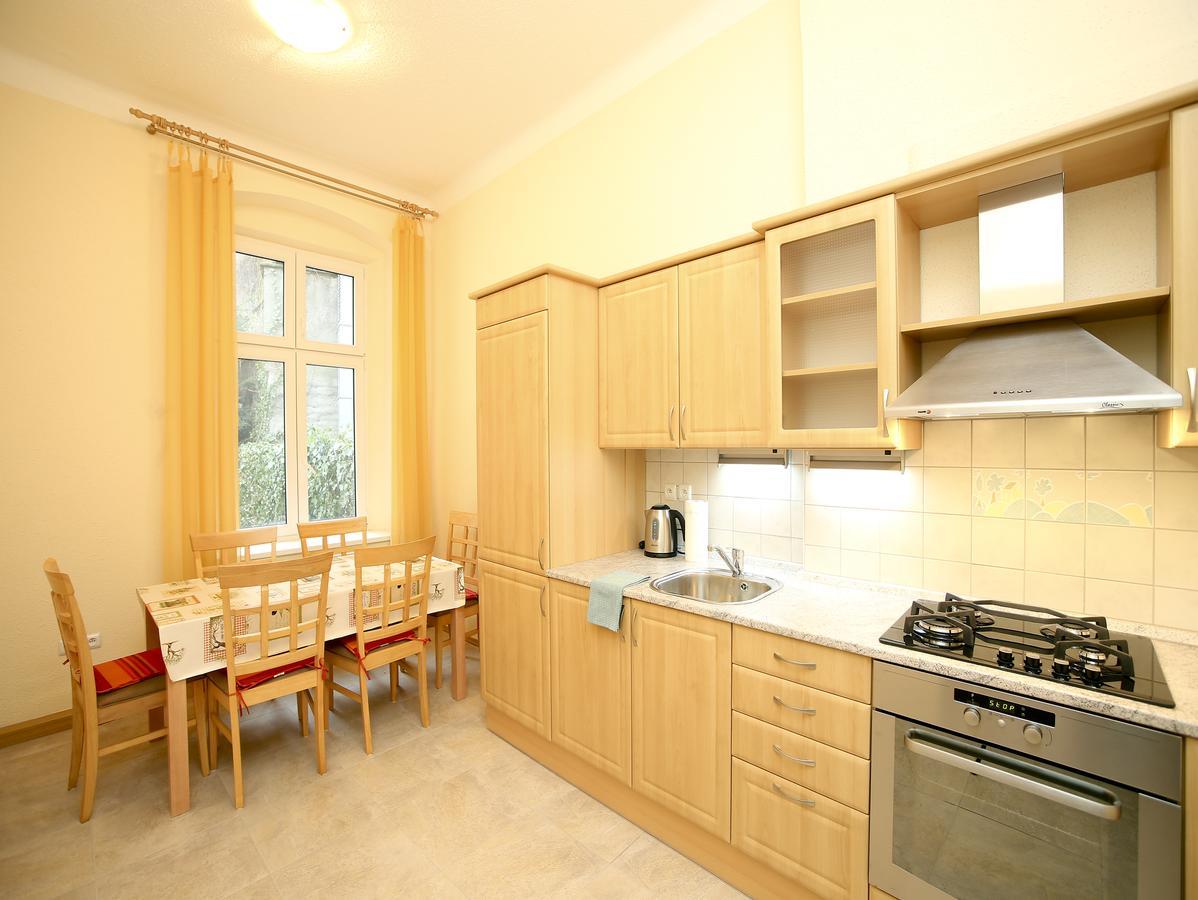 דירות קרלובי וארי Apartman Moravska 188 מראה חיצוני תמונה