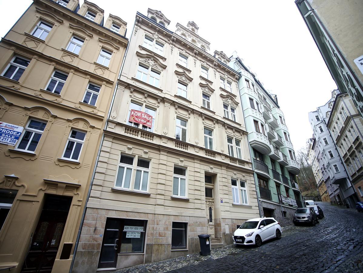 דירות קרלובי וארי Apartman Moravska 188 מראה חיצוני תמונה
